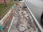 Саратовские чиновники обещают восстановить тротуар в Юбилейном