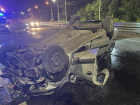 Два взрослых и один ребенок пострадали в перевернувшейся легковушке под Саратовом