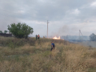 Лесной пожар в Саратовском районе – огонь мог перекинуться на дачи
