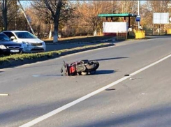 В Энгельсе перевернулся скутер «Рейсер», водитель госпитализирован