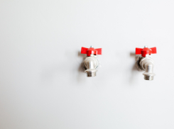 В десятках домов Заводского района отключена холодная вода