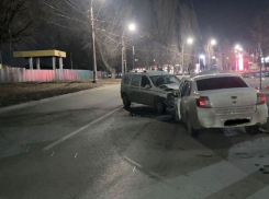 В ДТП пострадали трое взрослых саратовцев и один ребенок