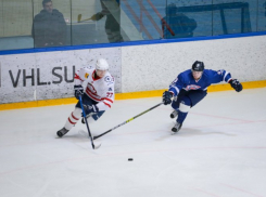 Саратовский «Кристалл» разгромил «Челны» при пустых трибунах