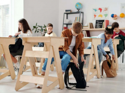 Десять школ и три детских сада в Саратовской области полностью отправлены на карантин