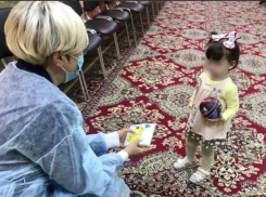 «Не останутся сиротами»: саратовские чиновники о судьбе дочерей зверски убитой женщины