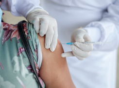 «Потемнело в глазах, никуда не могла идти»: саратовцы рассказывают, как перенесли вакцинацию от ковида