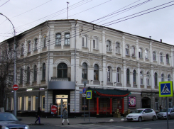 Тогда и сейчас: как выглядит здание в Саратове, которое до революции служило гостиницей с рекордным количеством названий