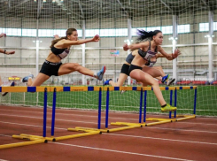 Две медали на Всероссийских соревнованиях выиграли легкоатлетки энгельсской спортшколы