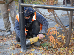 По поручению Михаила Исаева в Саратове снесли незаконные заграждения