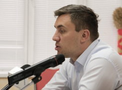 «Саратовскую область превратили в территорию вымирания»: Бондаренко против повышения зарплаты Радаева