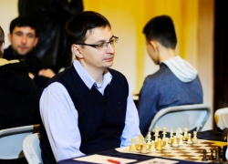 Гроссмейстер из Энгельса вошел в топ-6 международного блицтурнира по шахматам
