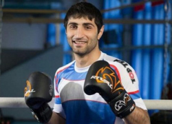 Саратовец Вреж Петросян стал чемпионом мира по кикбоксингу