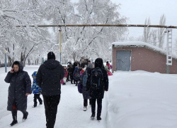 В Саратове вновь эвакуируют школы