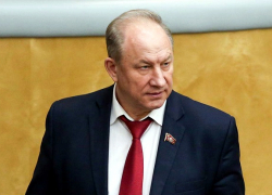 Три года условно получил саратовский депутат Госдумы Рашкин за незаконную охоту на лося 