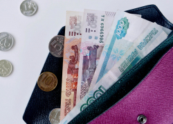 В Саратовской области сотрудник полиции отказался от взятки в 15 тысяч рублей