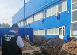 В Энгельсе погиб мужчина, которого засыпало землей во время расчистки траншеи