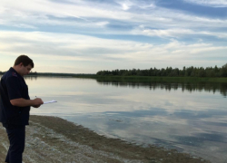 Саратовские рыбаки выпали из лодки: один доплыл до берега, другой – нет