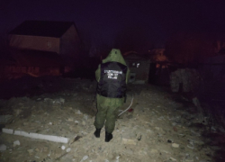 В Саратове подростка придавило рухнувшей стеной старого дома