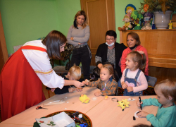 Саратовских малышей приобщат к чтению в «Литературной светелке»