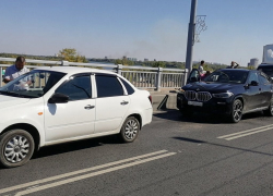 Двоих детей, пострадавших в ДТП на мосту Саратов-Энгельс, отпустили домой после осмотра врачами