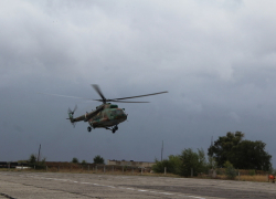 Вертолет МИ-8 опрокинулся на бок в Саратовской области: есть пострадавший  
