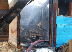 В Саратове из-за неосторожного обращения с огнем сгорели два дома