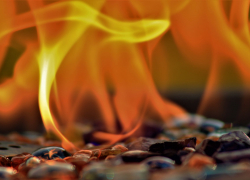 В Саратове горит мусорный полигон между Солнечным и Юбилейным