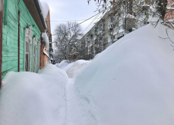 Саратовские улицы пообещали оперативно расчистить от снега 