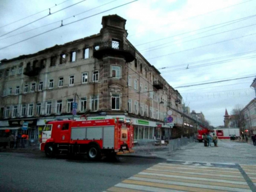 «Разобрать и воссоздать»: стало известно, что будет со сгоревшей саратовской гостиницей 