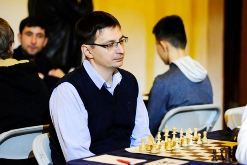 Гроссмейстер из Энгельса вошел в топ-6 международного блицтурнира по шахматам