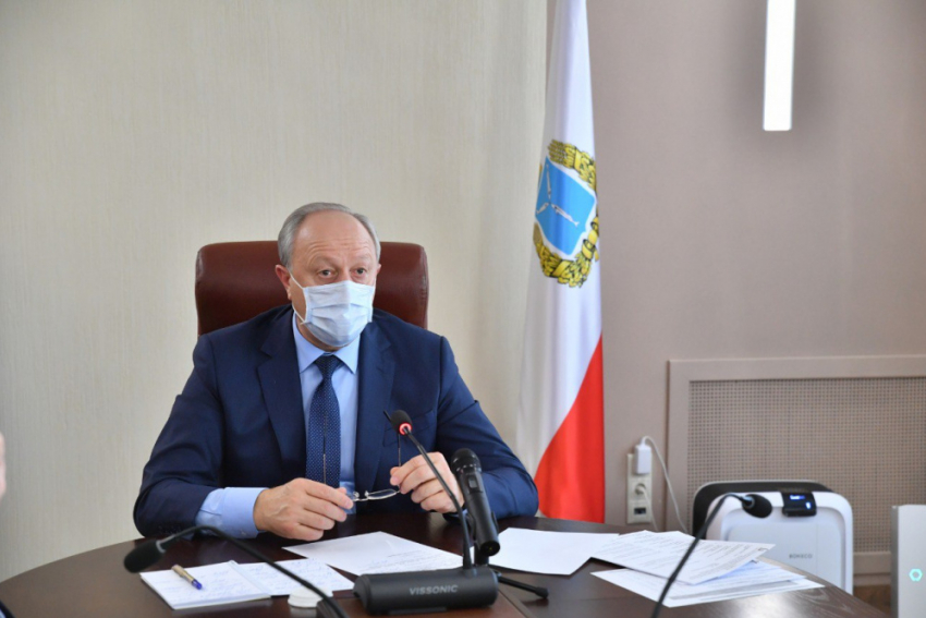 Радаев призвал переломить в регионе ситуацию с распространением коронавируса 