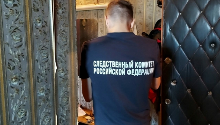 Труп мужчины с перерезанным горлом нашли на улице Ленина в Балакове