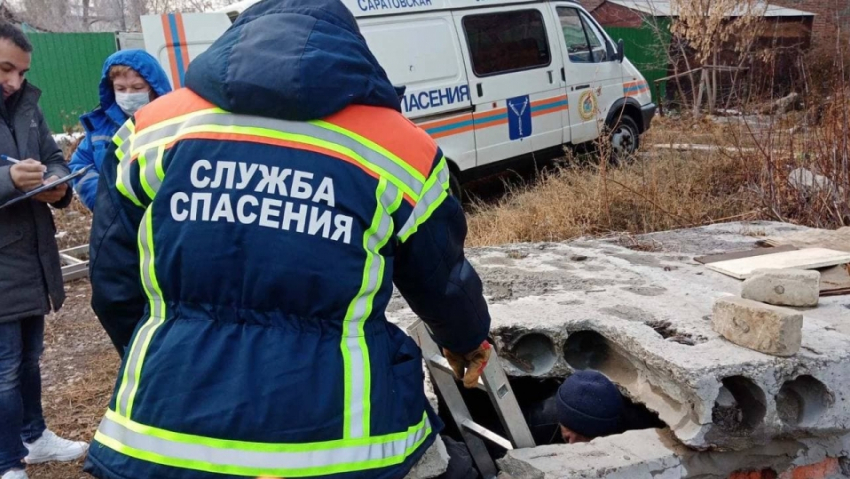 В Саратовской области мужчина упал в колодец
