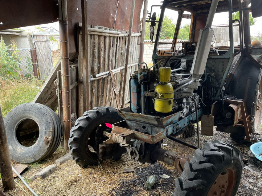 Трактор загорелся в Саратовской области