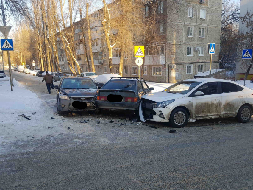 Тройное ДТП в Ленинской районе: один человек госпитализирован