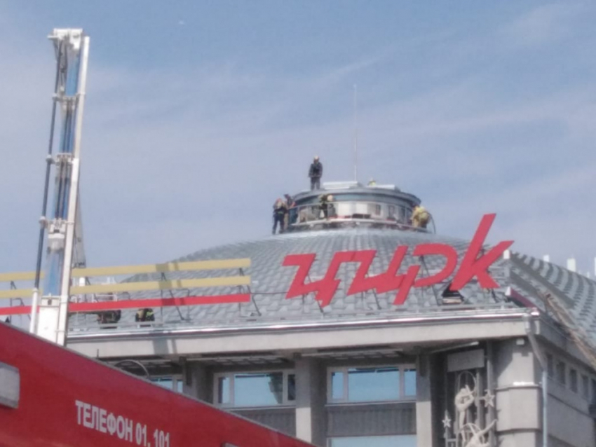 В Саратове загорелся только что отреставрированный цирк имени братьев Никитиных