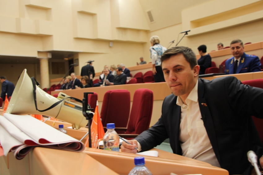 Николай Бондаренко: «О повышении зарплат чиновникам надо было говорить в ходе избирательной кампании»