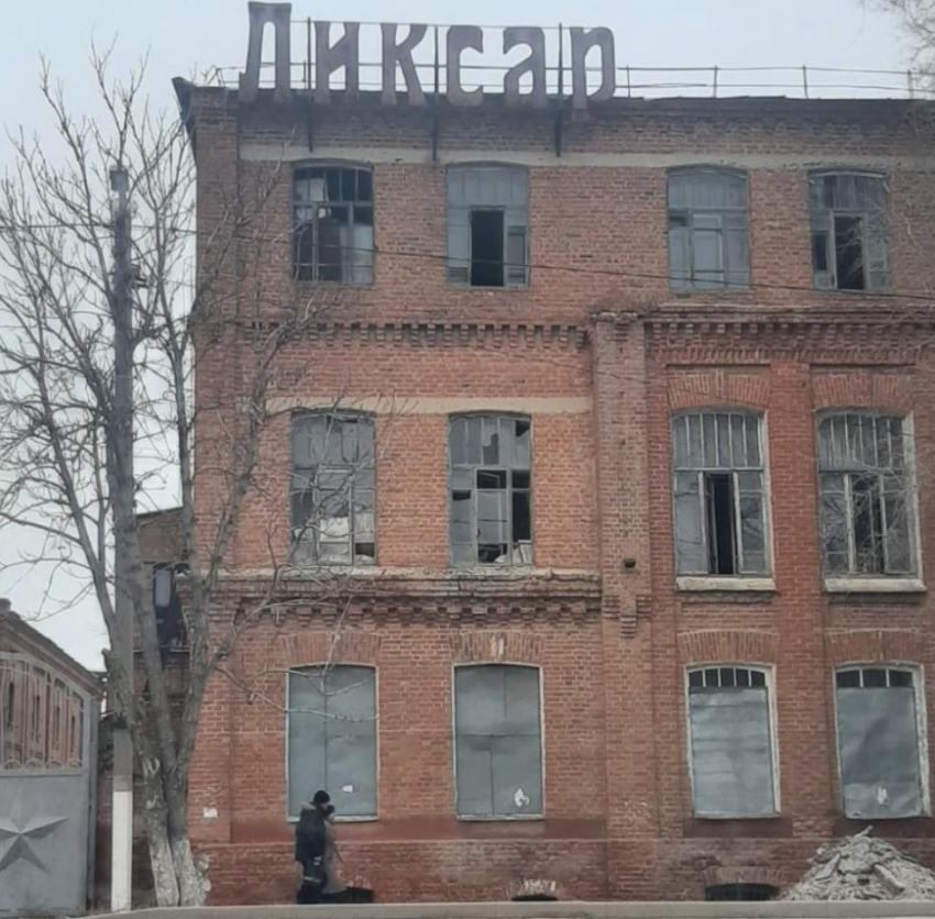 Пугачевцы опасаются обрушения здания бывшего водочного завода