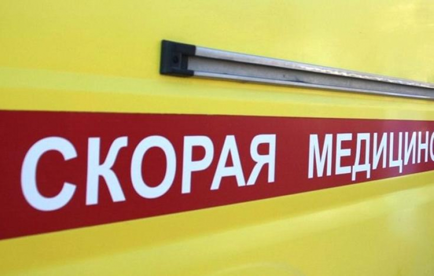 В Саратове ещё одна женщина пострадала при падении льда с крыши дома