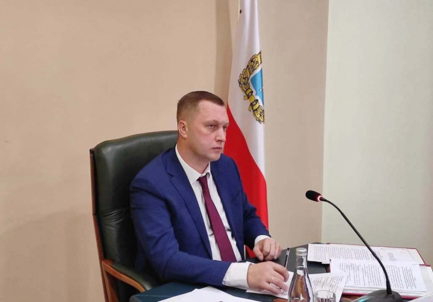 Непривитых саратовских чиновников начнут отстранять от работы: заявление вице-губернатора