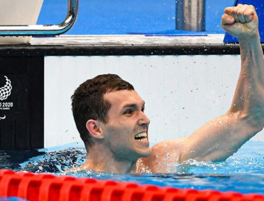 Денис Тарасов преодолел 100-метровку баттерфляем на Паралимпийских играх в Токио
